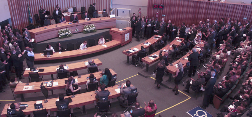 fibra-perfil-posse-deputados mesa