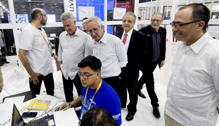 Visita governador corpo materia CRI7035