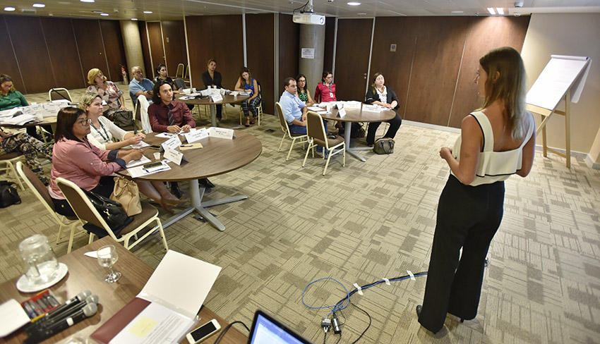 complice corpo materia CRI0923