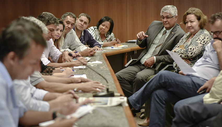 pda negociacao sindical corpo materia CRI0039