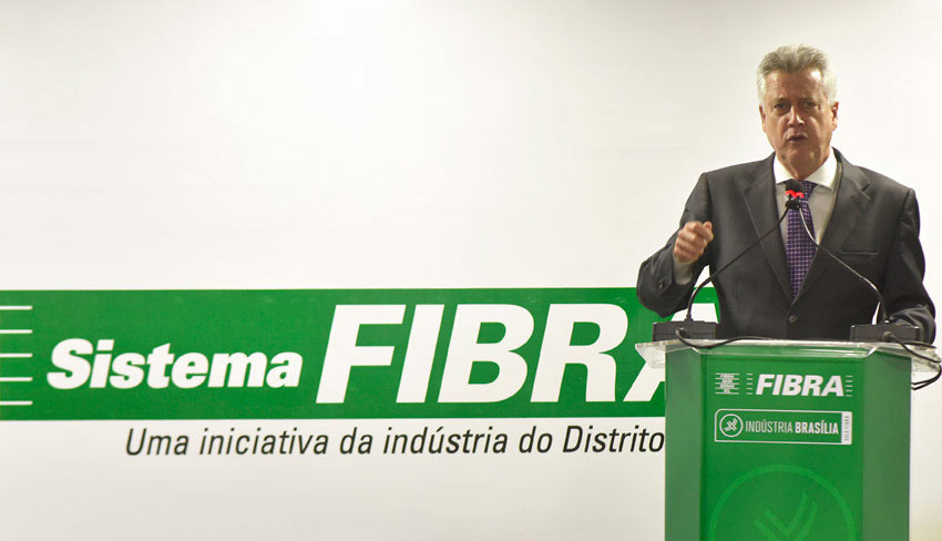 fibra homenageia rollemberg