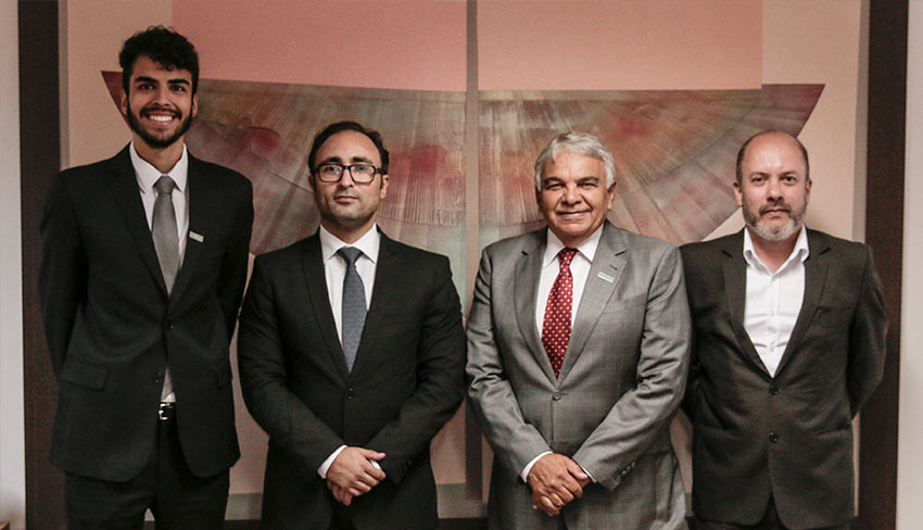 primeiro secretário da Embaixada da Tunísia corpo